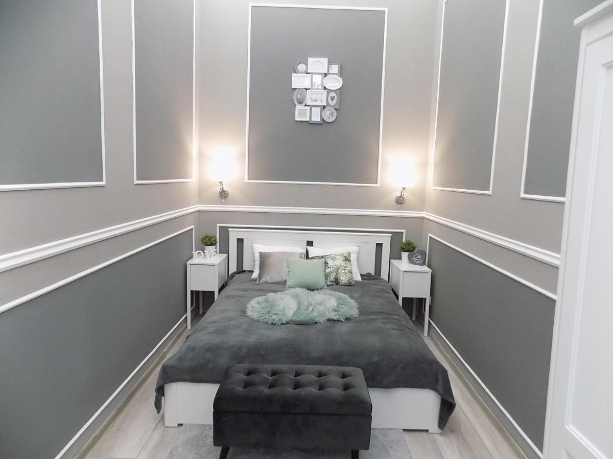A10 Alkotmany B Apartment Budapest Bagian luar foto